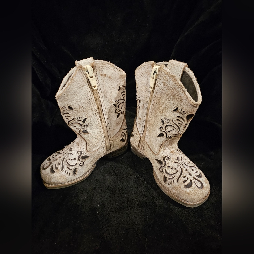Girls Roper Beige Boots with Cutout Design